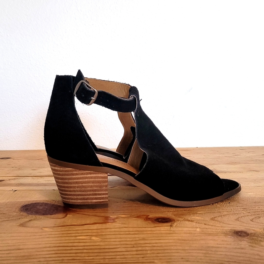 Lucky Brand Baxley black suede block heels  Size 7